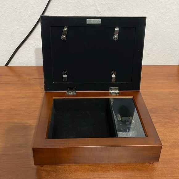 Vintage Sankyo Decorative Wooden Jewelry/Trinket Music Box - Picture 7 of 12